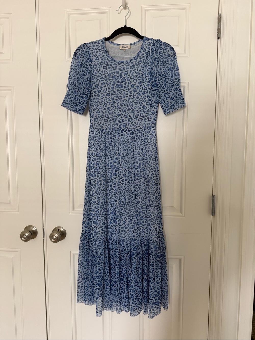 Light Blue Leopard-Print Midi Dress with Puff Sleeves